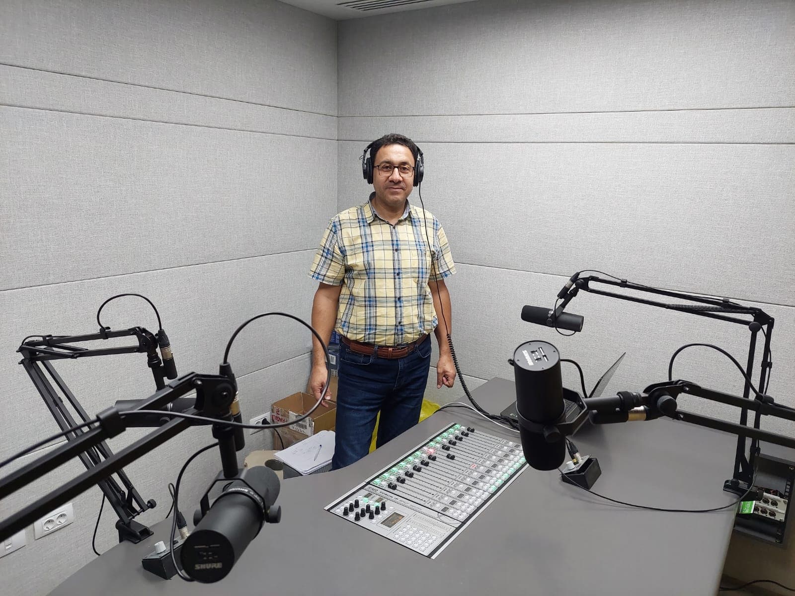 Canadian University in Cairo integrates the Forum IP SPLIT digital console in its radio studios