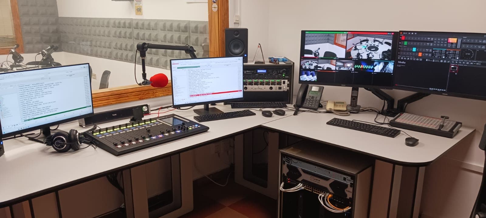 Mérida's Radio Fórum unveils a complete technical overhaul featuring state-of-the-art equipment from AEQ